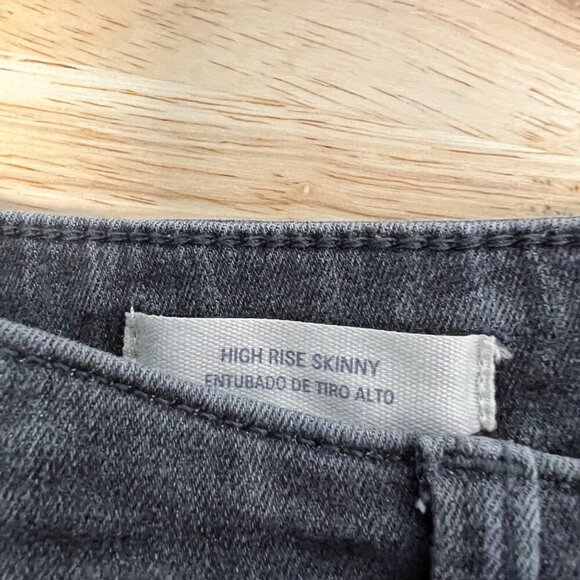 Universal Thread Womens Distressed Skinny Jeans Gray Size 2/26S - Picture 9 of 10